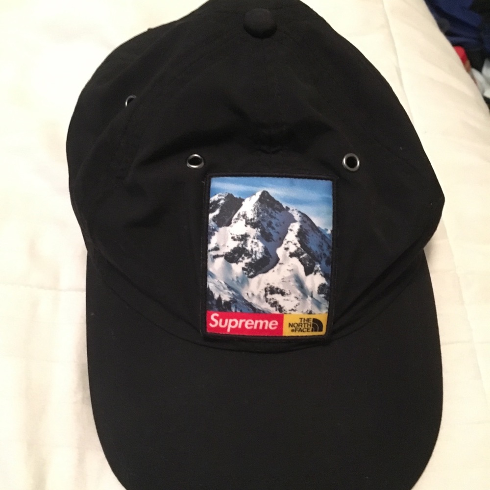 Supreme x TNF 6 panel hat
